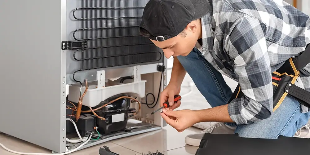 Checking a fridge compressor